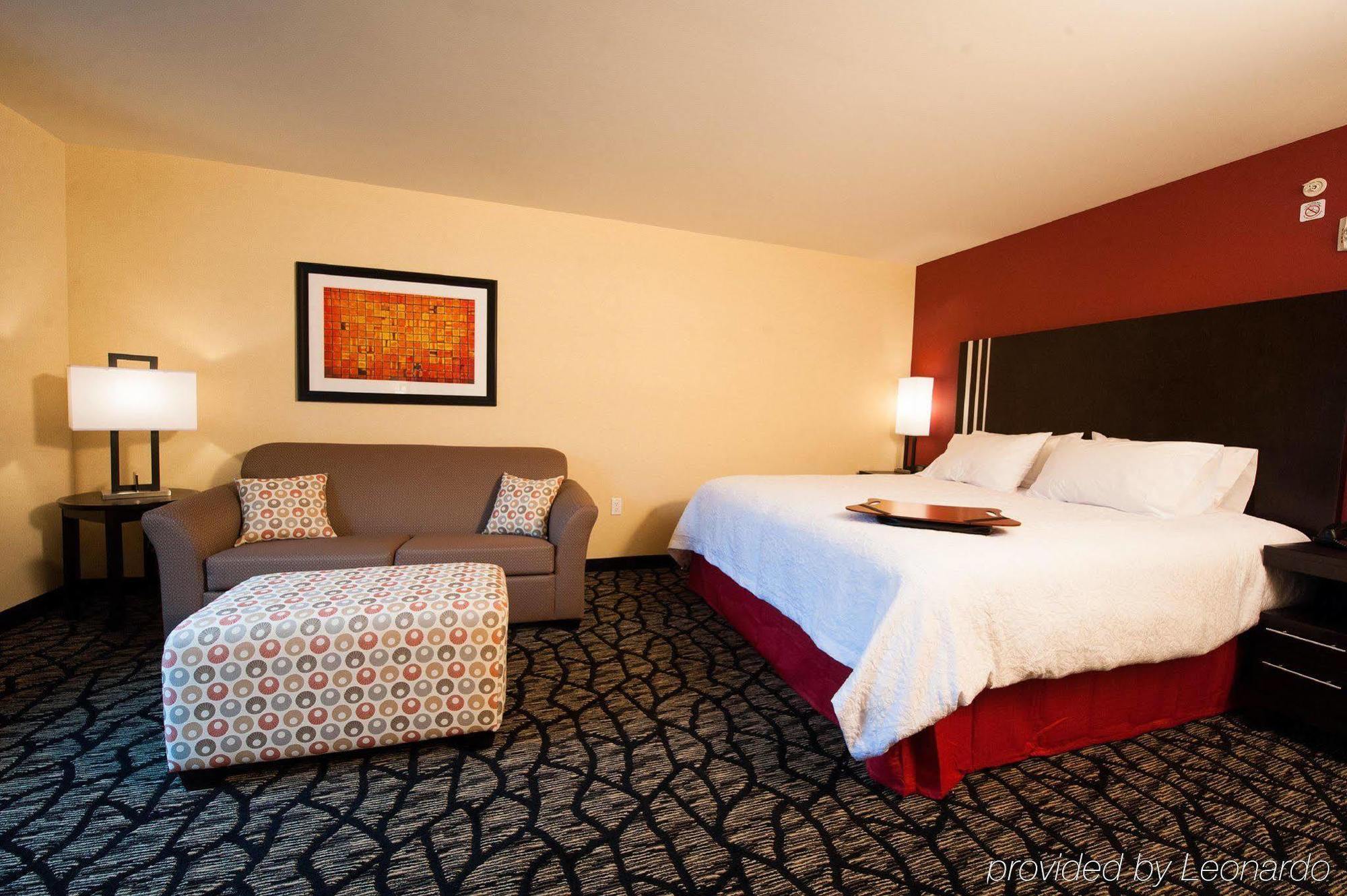 Hampton Inn By Hilton Chilliwack Exterior photo