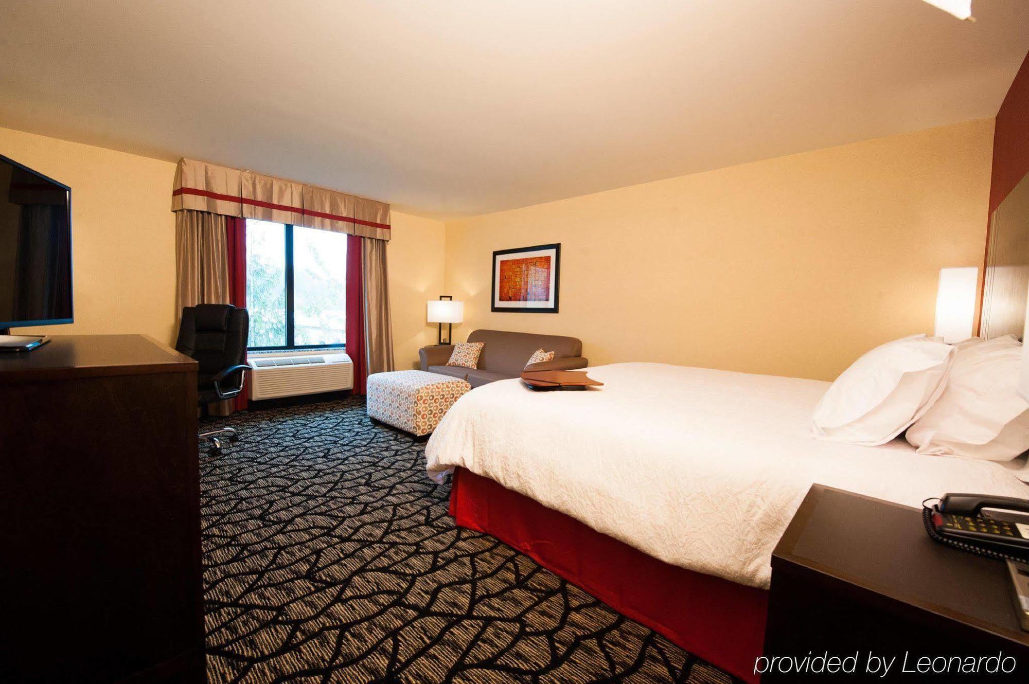 Hampton Inn By Hilton Chilliwack Exterior photo